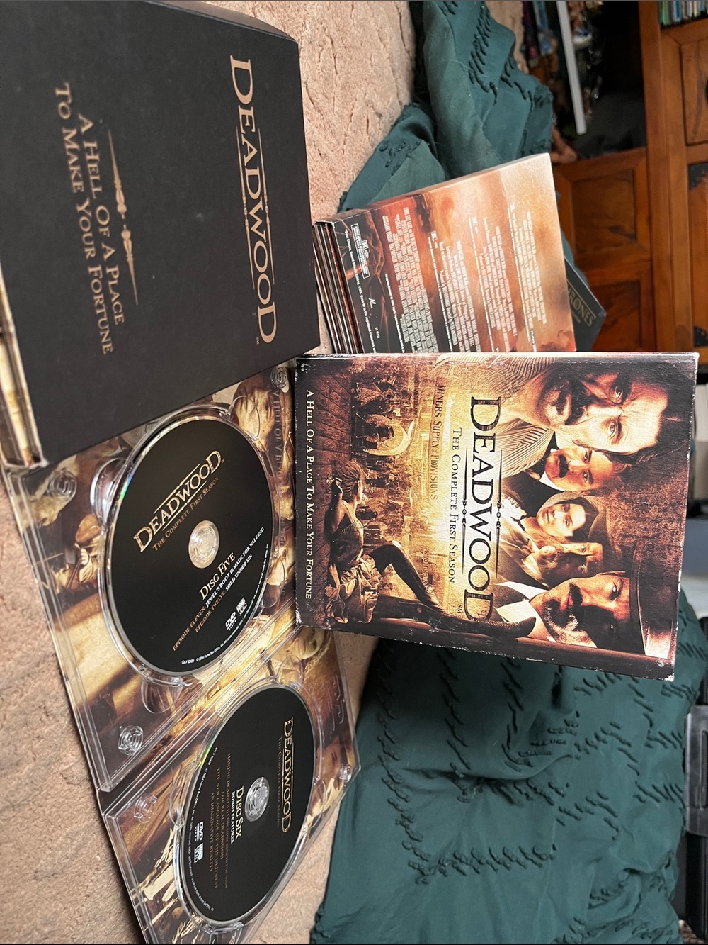 : Deadwood DVD Box Set season One